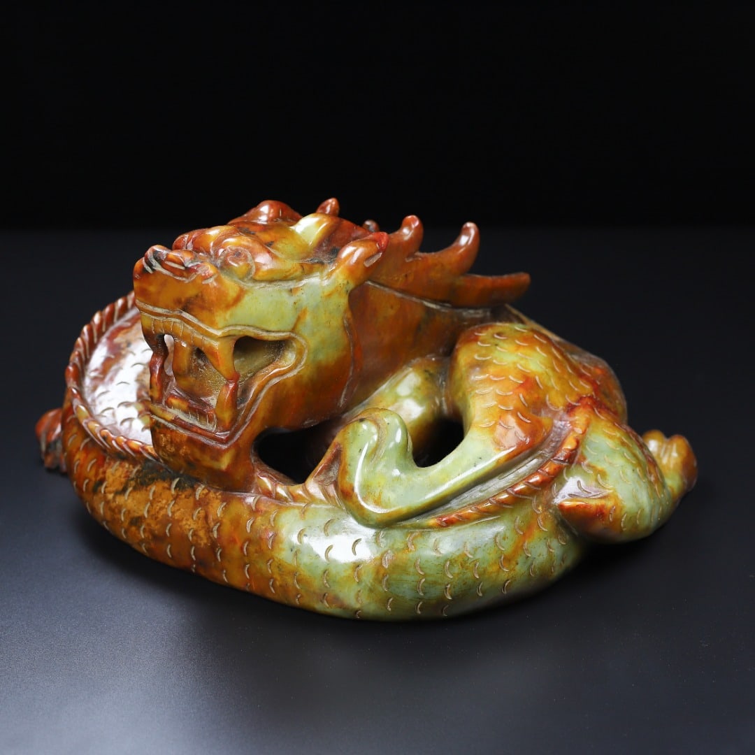 An Exquisite White Jade Dragon Ornament (1 of 10)