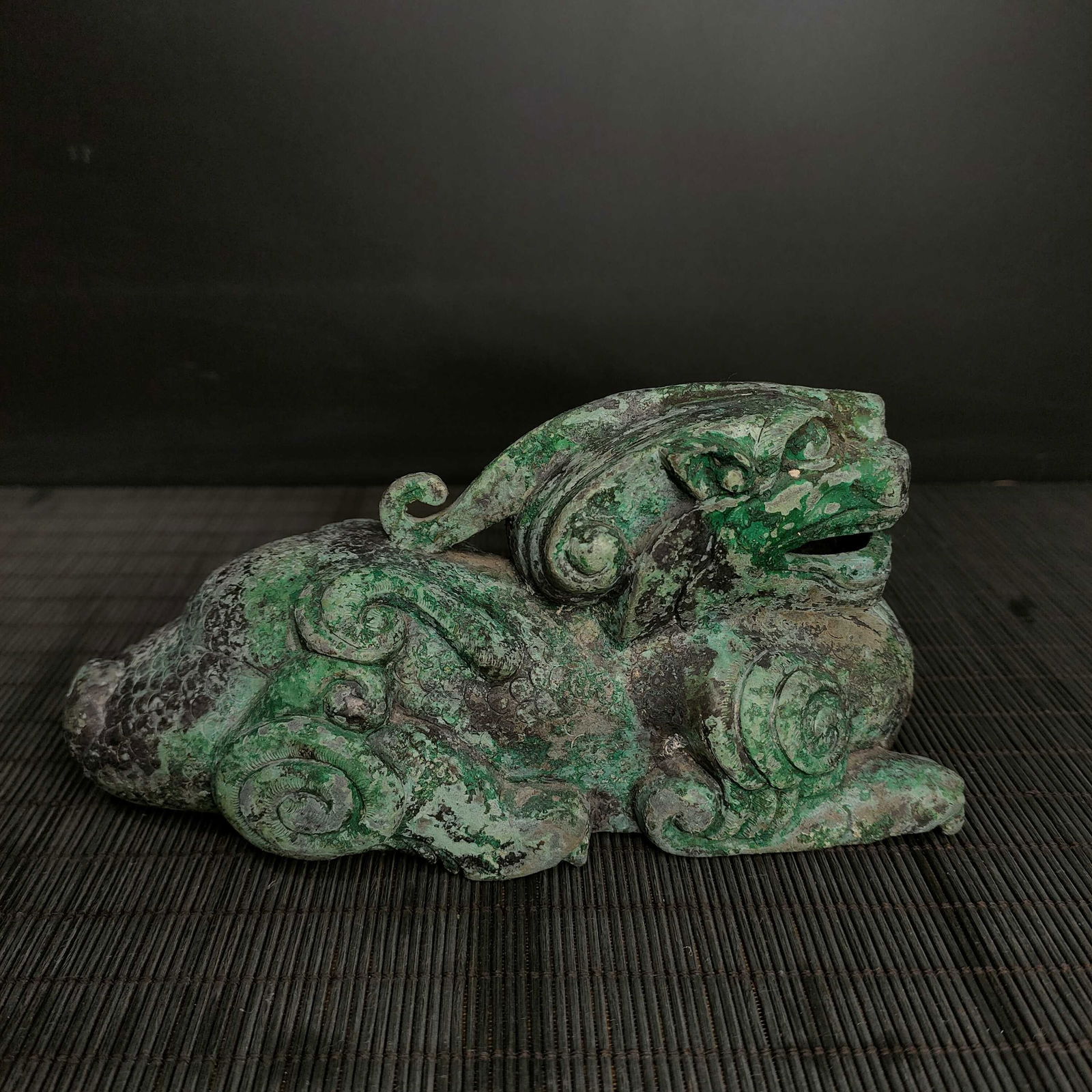 An Exquisite Bronze Auspicious Beast Ornament (1 of 9)