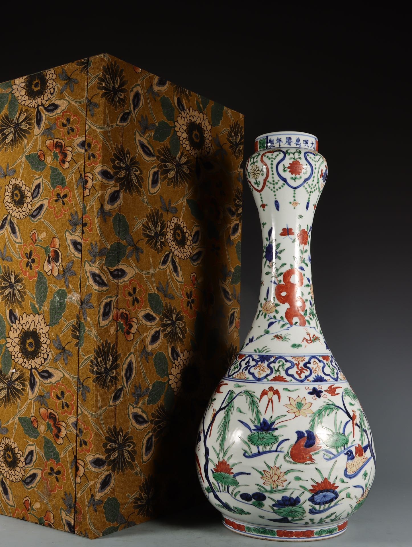 An Exquisite Wucai Flower and Bird Pattern Vase (1 of 9)