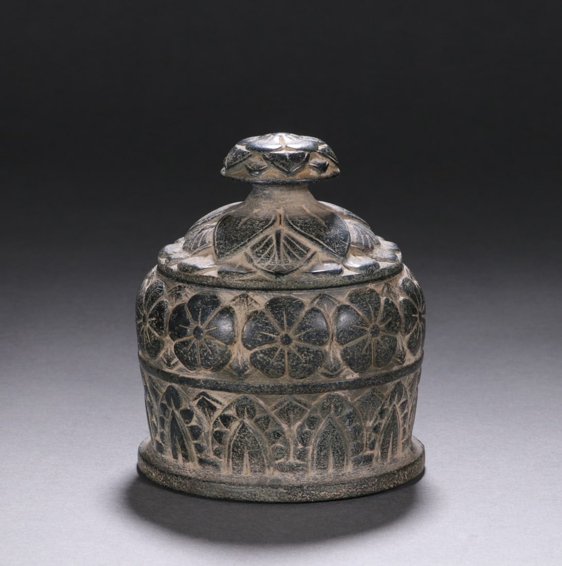 An Exquisite Limestone Flower Pattern Jar - 4
