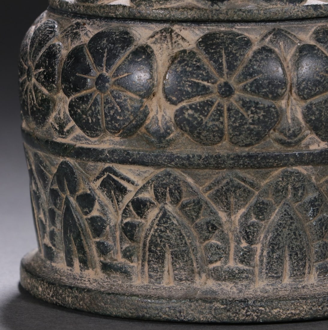 An Exquisite Limestone Flower Pattern Jar - 5