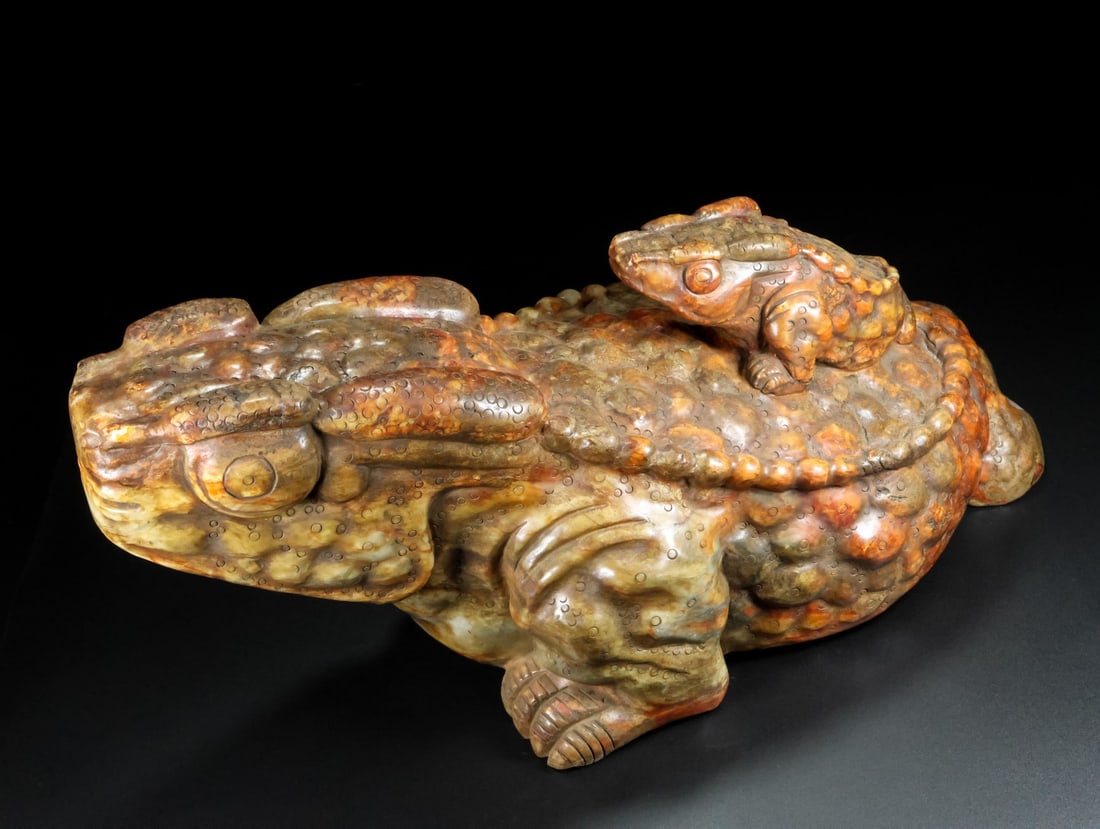 An Exquisite White Jade Auspicious Beast Ornament (1 of 9)