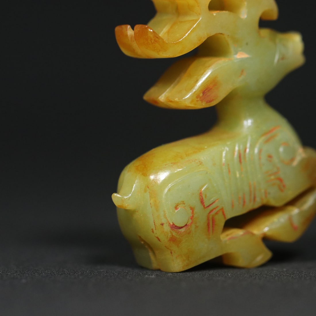 An Exquisite White Jade Deer Pendant - 9