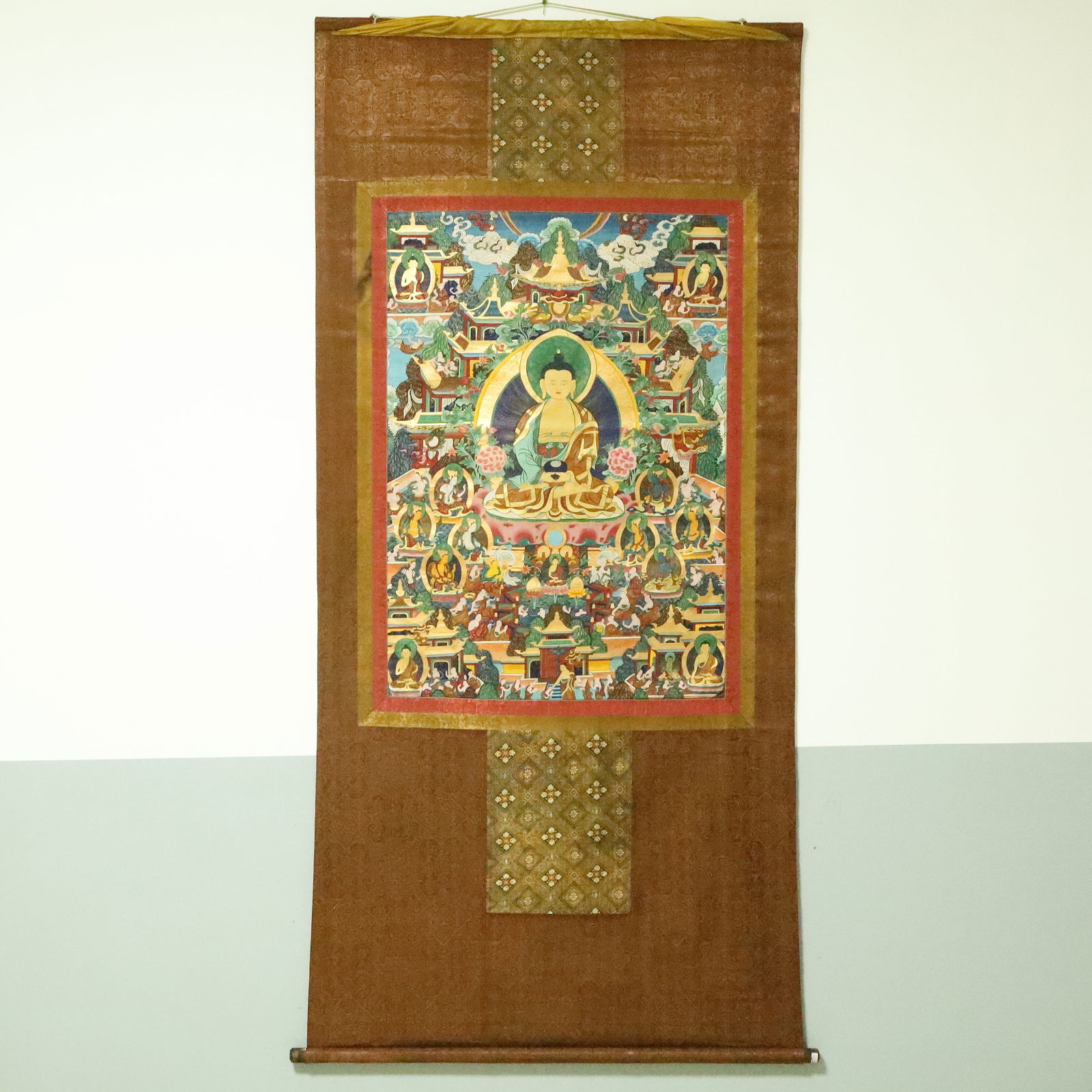An Exquisite Brocade Painted Color Buddha Statue Tangka (1 of 15)