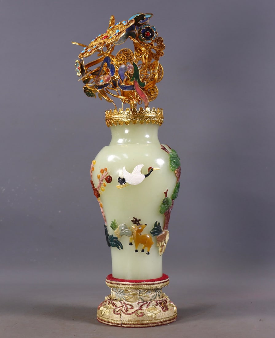 An Exquisite White Jade Inlaid Gems Animal Pattern Vase (1 of 9)