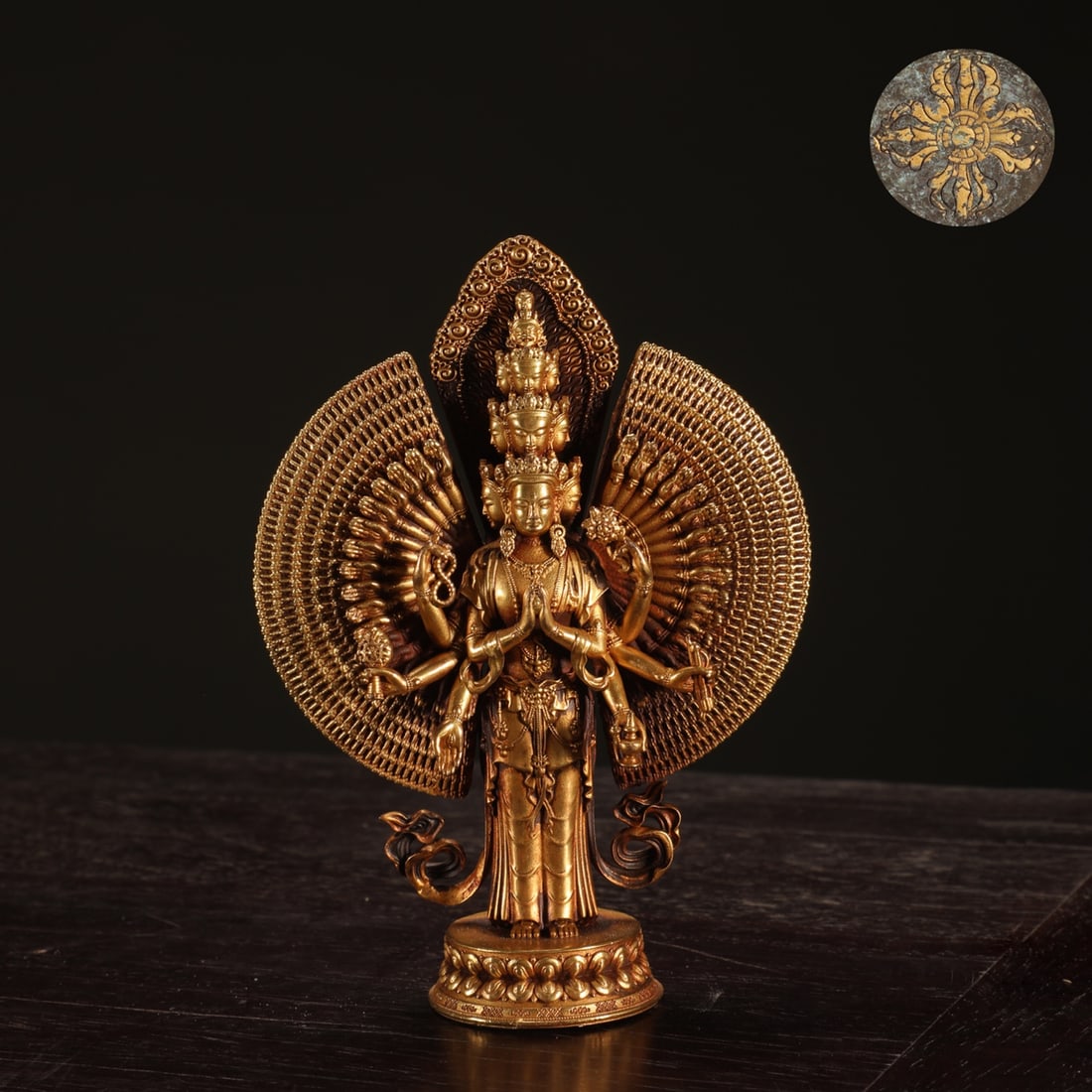 An Exquisite Gilt Bronze Statue of Thousand-hand Guanyin (1 of 9)