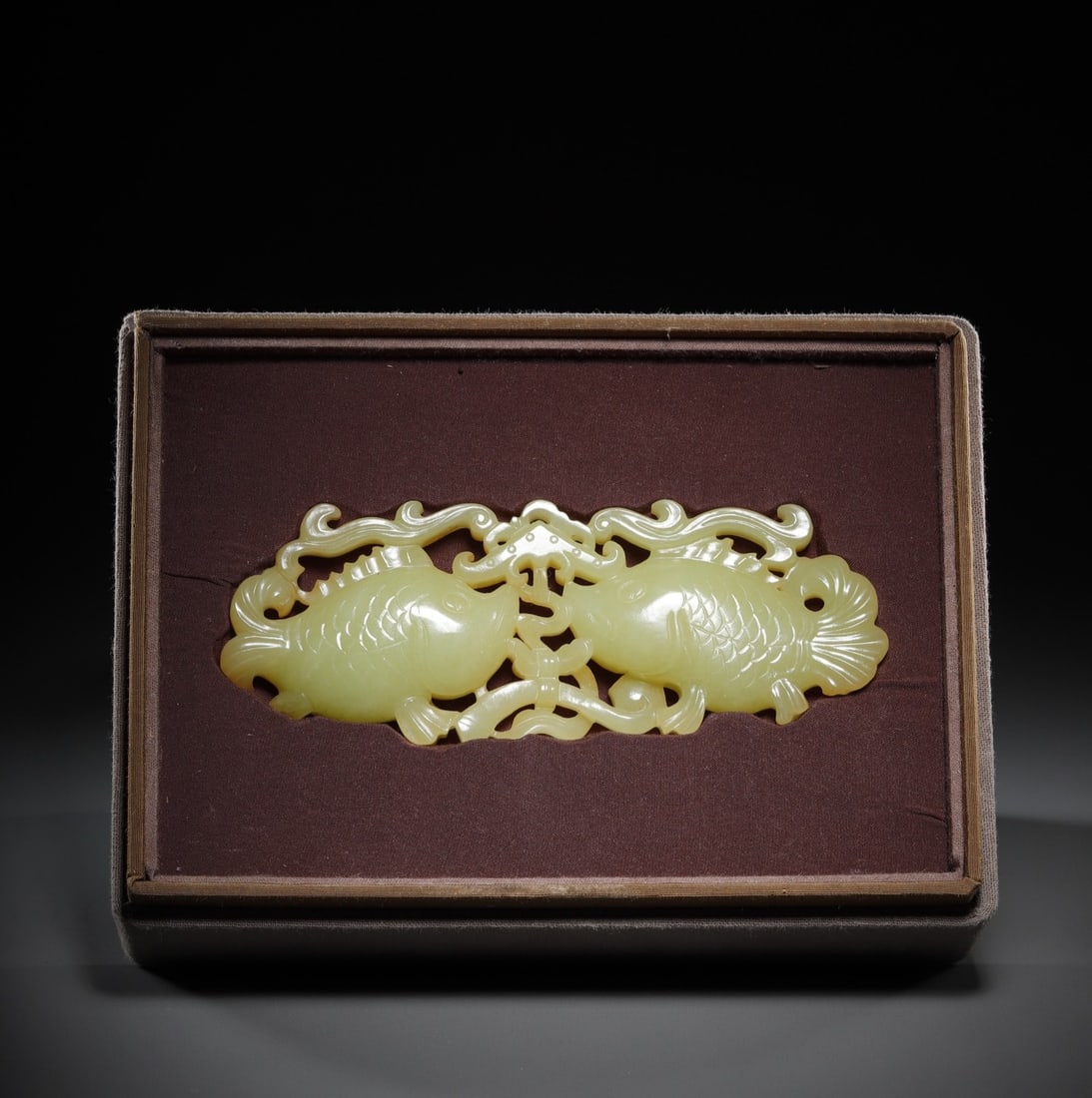 An Exquisite White Jade Fish Ornament (1 of 11)