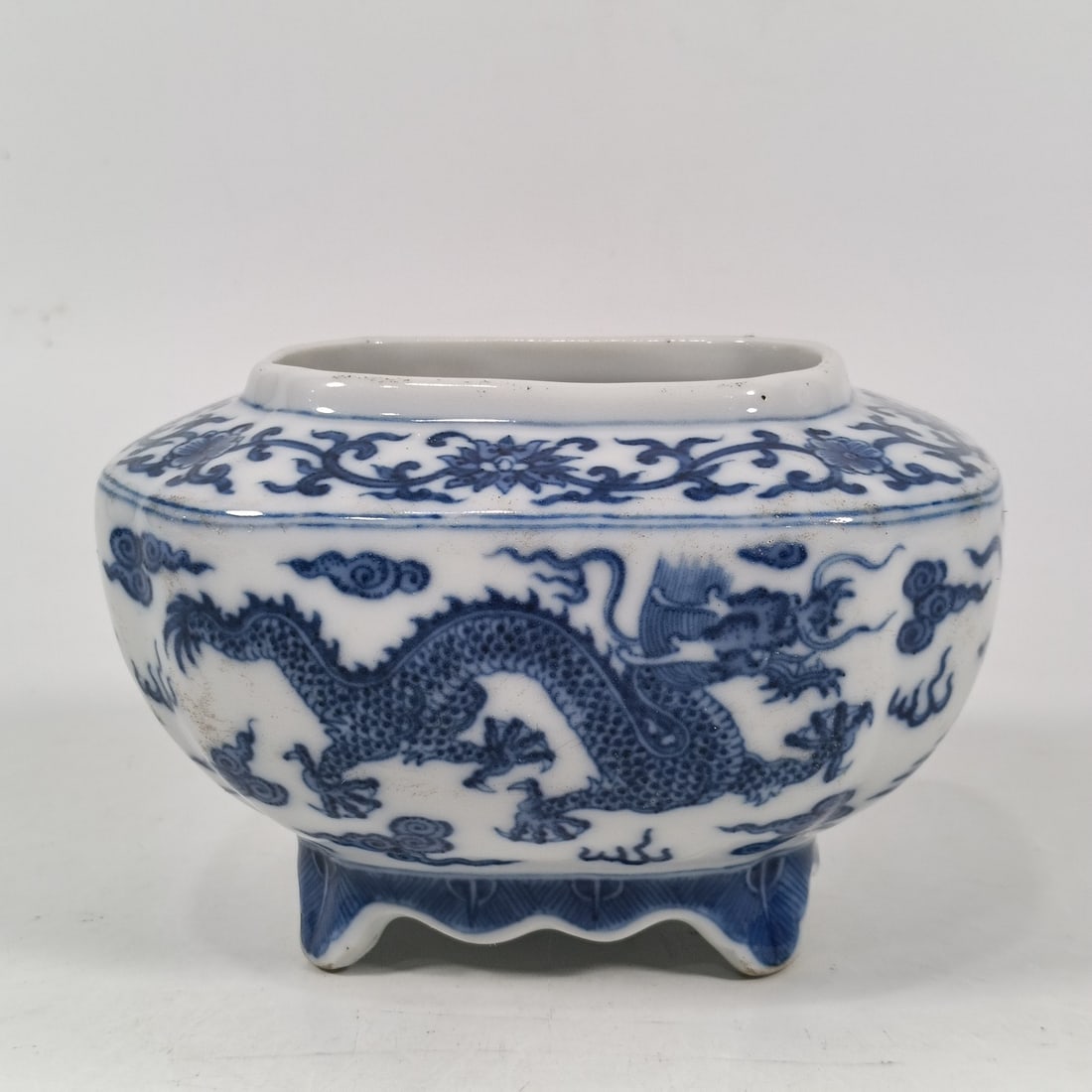 An Exquisite Blue and White Dragon and Phoenix Pattern Lotus Pattern Water Pot (1 of 9)