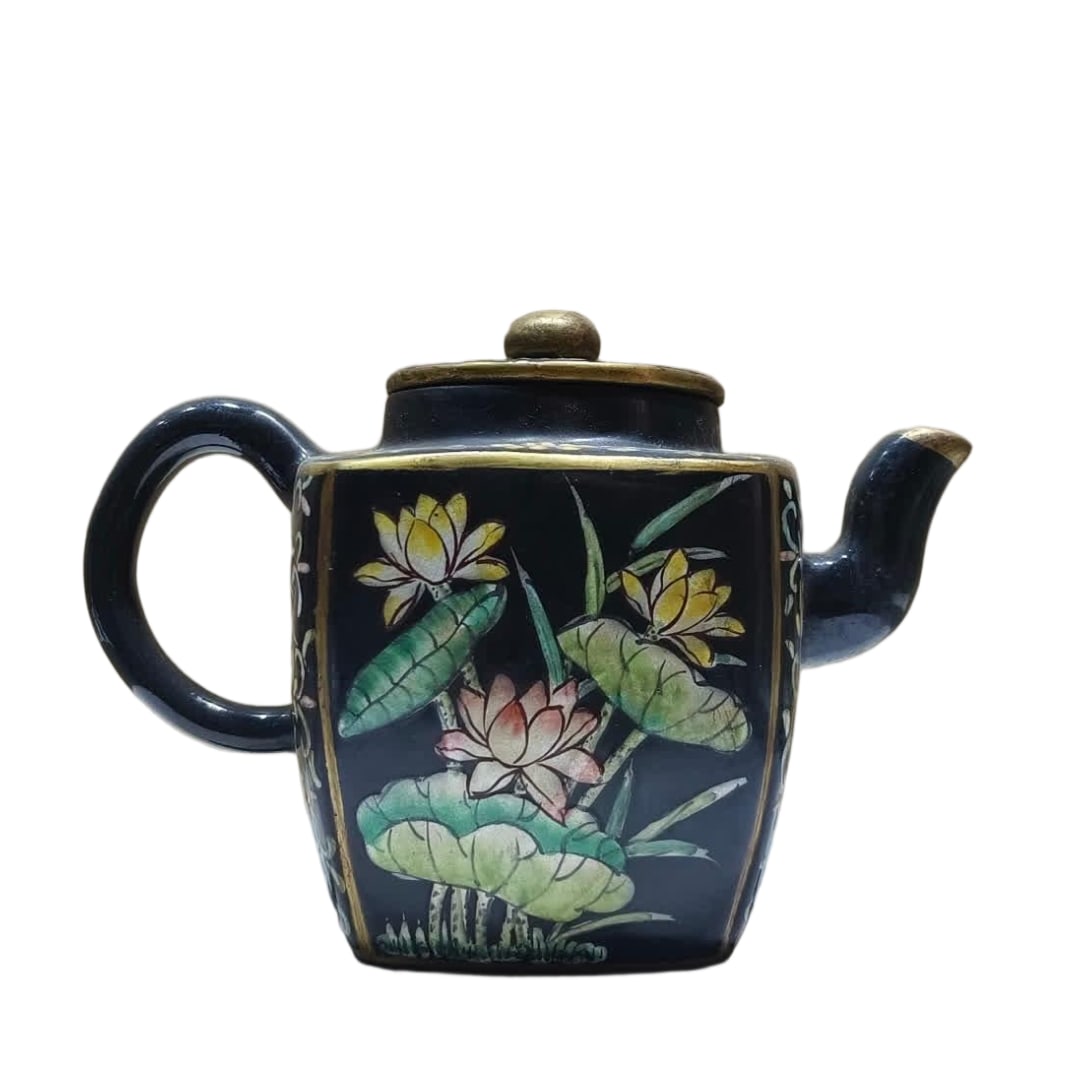 A late Qing Dynasty "Chen Ziqi system" purple sand painted square pot: Late Qing Dynasty "Chen Ziqi System" purple sand painted square pot SIZE: H:12x17cm (The Dimensions Of All Batches Are Manually Measured.If You Need More Detailed Information, Please Contact Our Custo