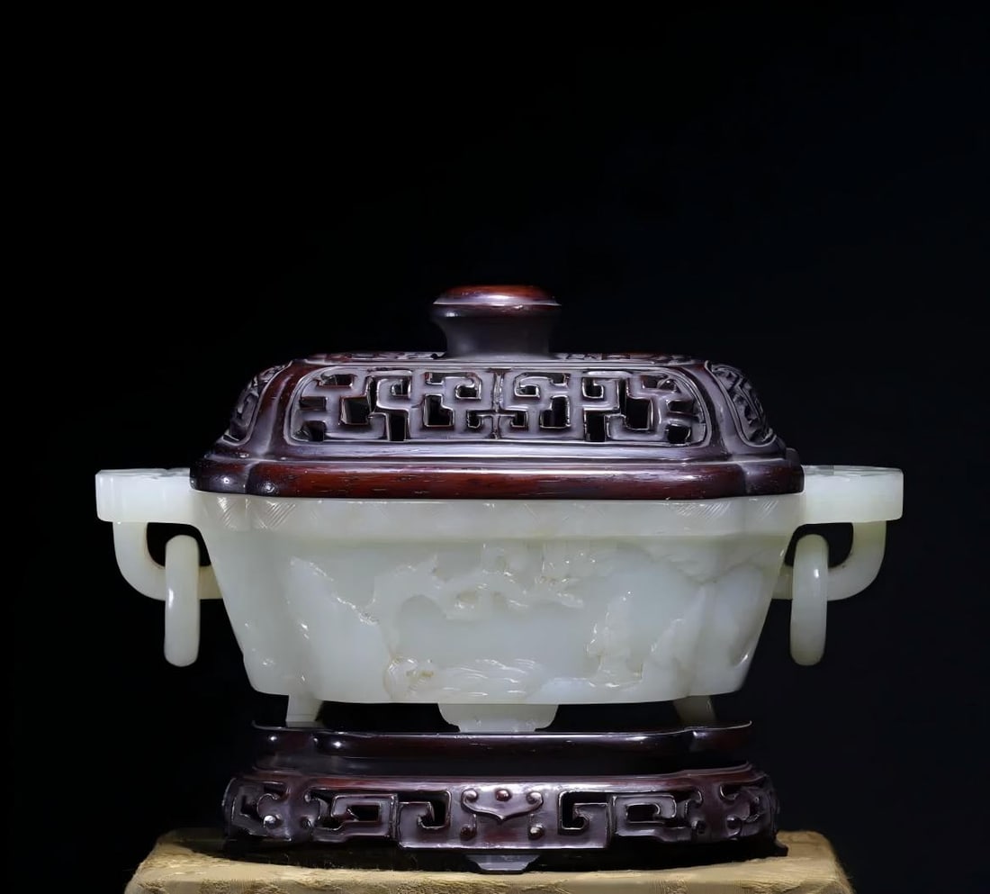 A piece of Qing Dynasty landscape pattern ring jade furnace study elegant collection (1 of 12)