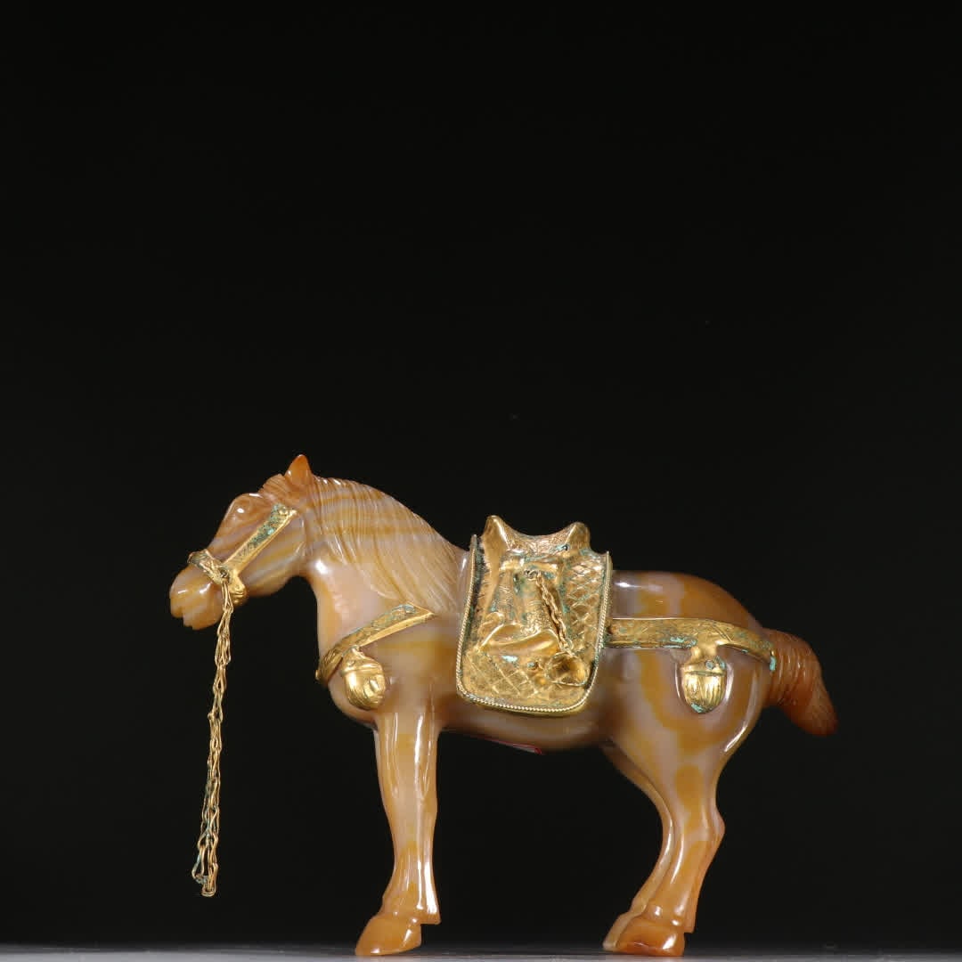 A Liao gold agate gold horse ornament (1 of 9)