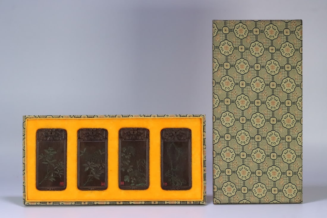 A set of Qing Dynasty agarwood flower picture poetry plaque: Qing Dynasty agarwood flower picture poetry plaque set SIZE: 11.9x5.75x1.0cm W:265g (The Dimensions Of All Batches Are Manually Measured.If You Need More Detailed Information, Please Contact Our Custo