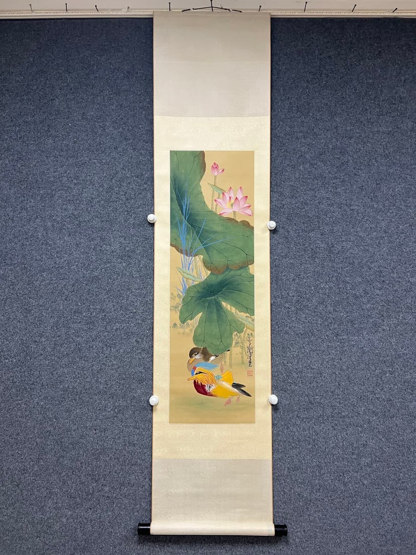 A picture of Chen Peiqiu's flowers and birds: Chen Peiqiu's flower and bird picture SIZE: Core: 32x102cm (Vertical Axis on Paper) (The Dimensions Of All Batches Are Manually Measured.If You Need More Detailed Information, Please Contact Our Custo