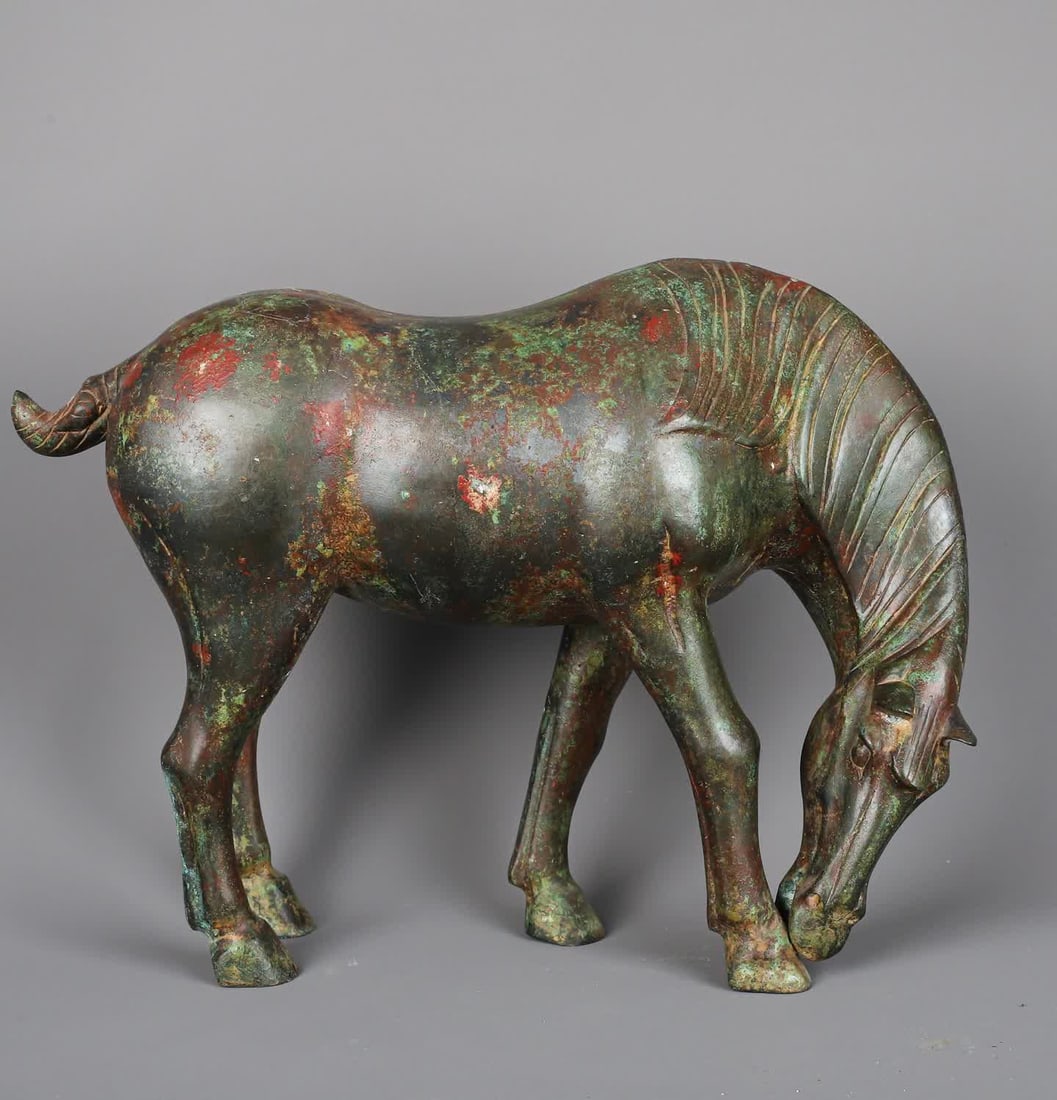 A piece of Han Dynasty_Bronze drinking horse (1 of 9)