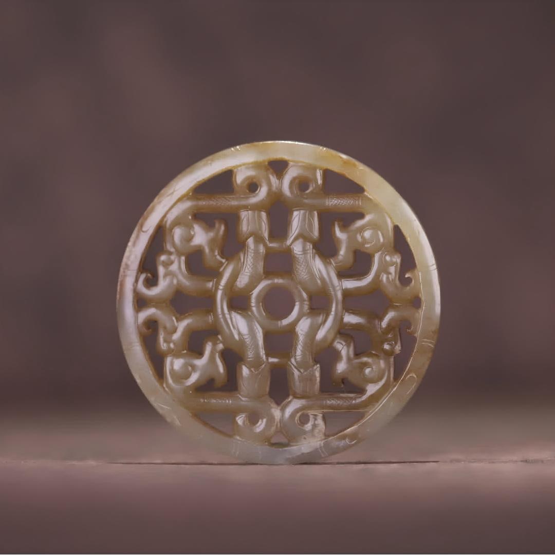 A Han Dynasty ancient jade carved dragon pattern (1 of 9)