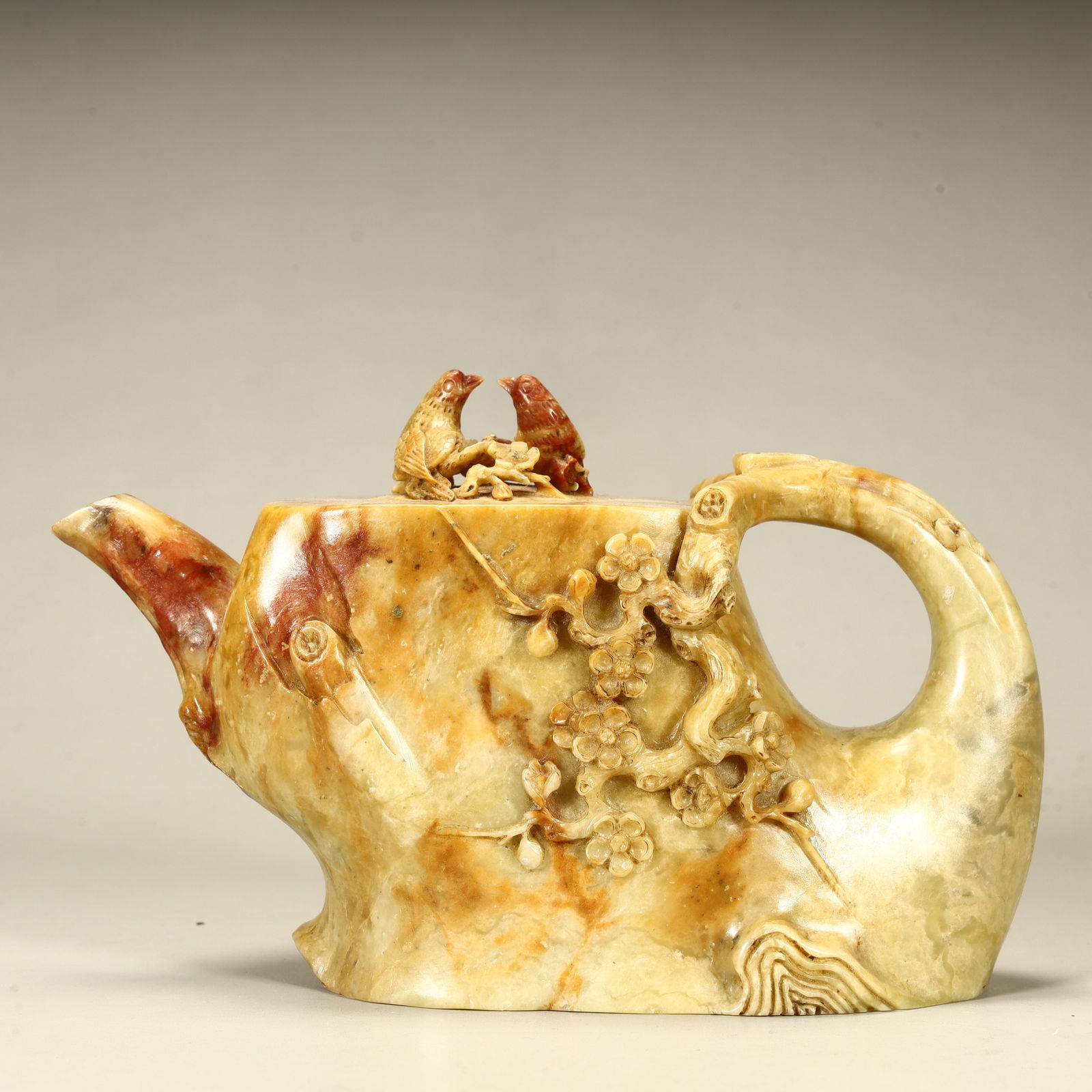 A Qing Dynasty boutique Shoushan stone plum pile pot (1 of 10)