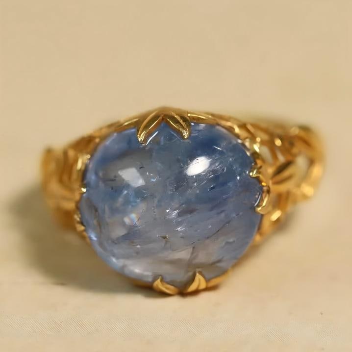 A Qing Dynasty 14k gold sapphire ring: Qing Dynasty 14k gold sapphire ring SIZE: Inner diameter 1.4cm (The Dimensions Of All Batches Are Manually Measured.If You Need More Detailed Information, Please Contact Our Customer Service Before Bi