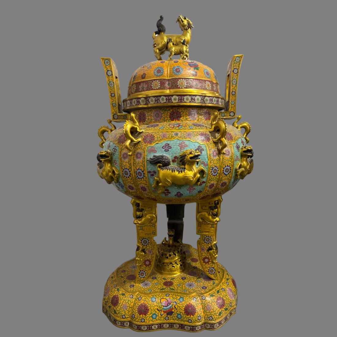 A pair of cloisonné enamel cloisonné three-layer relief unicorn incense burner ornaments: Cloisonné enamel cloisonné three-layer embossed unicorn incense burner ornament SIZE: H: 160cm D: 85cm mouthD: 56cm One pair about W: 250kg (The Dimensions Of All Batches Are Manually Measured.If Yo