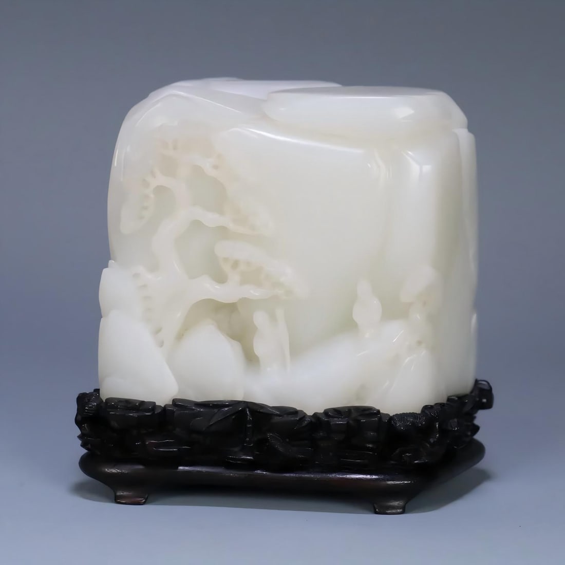 A Qing Dynasty Hetian jade character picture story mountain ornament (1 of 9)