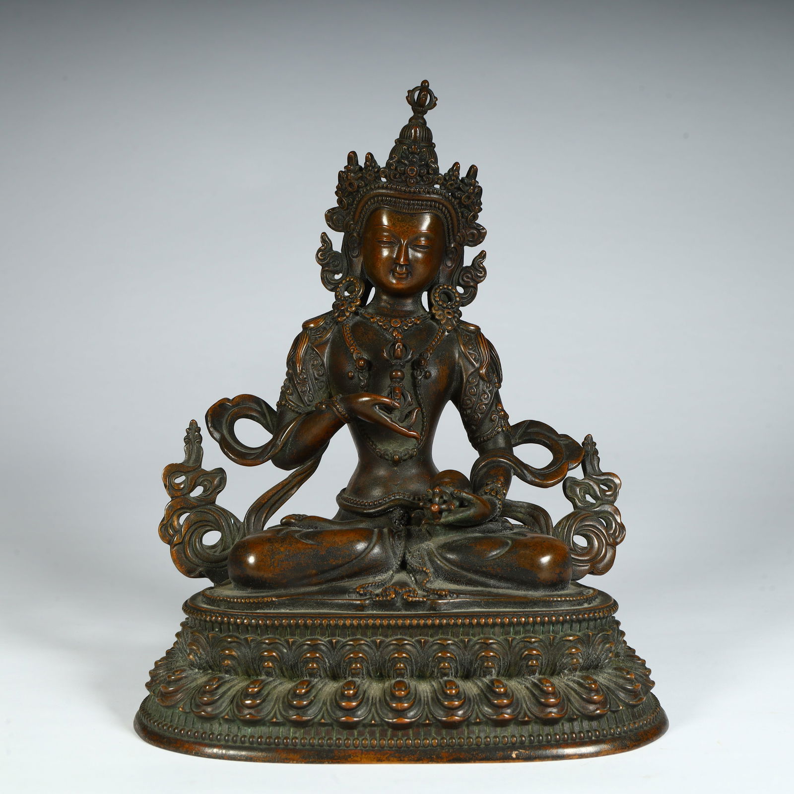 A bronze Vajrasattva statue of Tibetan Buddhism in the Qing Dynasty (1 of 12)