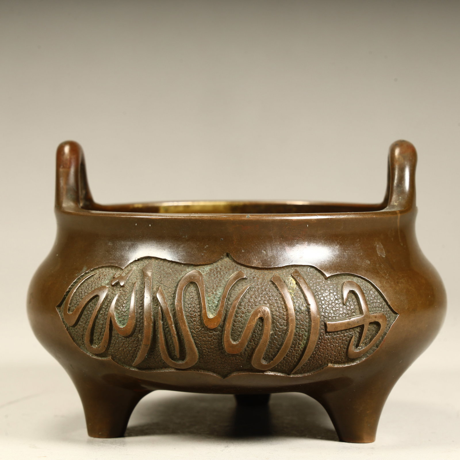 A Qing Dynasty boutique cupola incense burner (1 of 6)