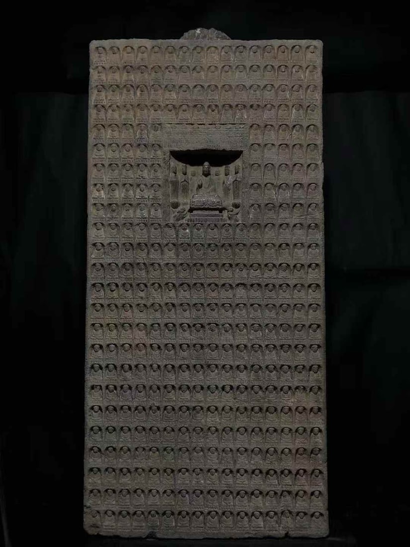 A stele of a bluestone painted dry Buddha statue in the Northern Qi Dynasty (1 of 9)