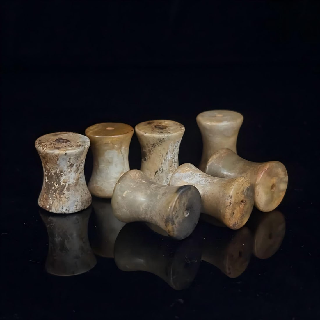 A set of 7 Han Dynasty jade bamboo joints and jade pipes (1 of 9)