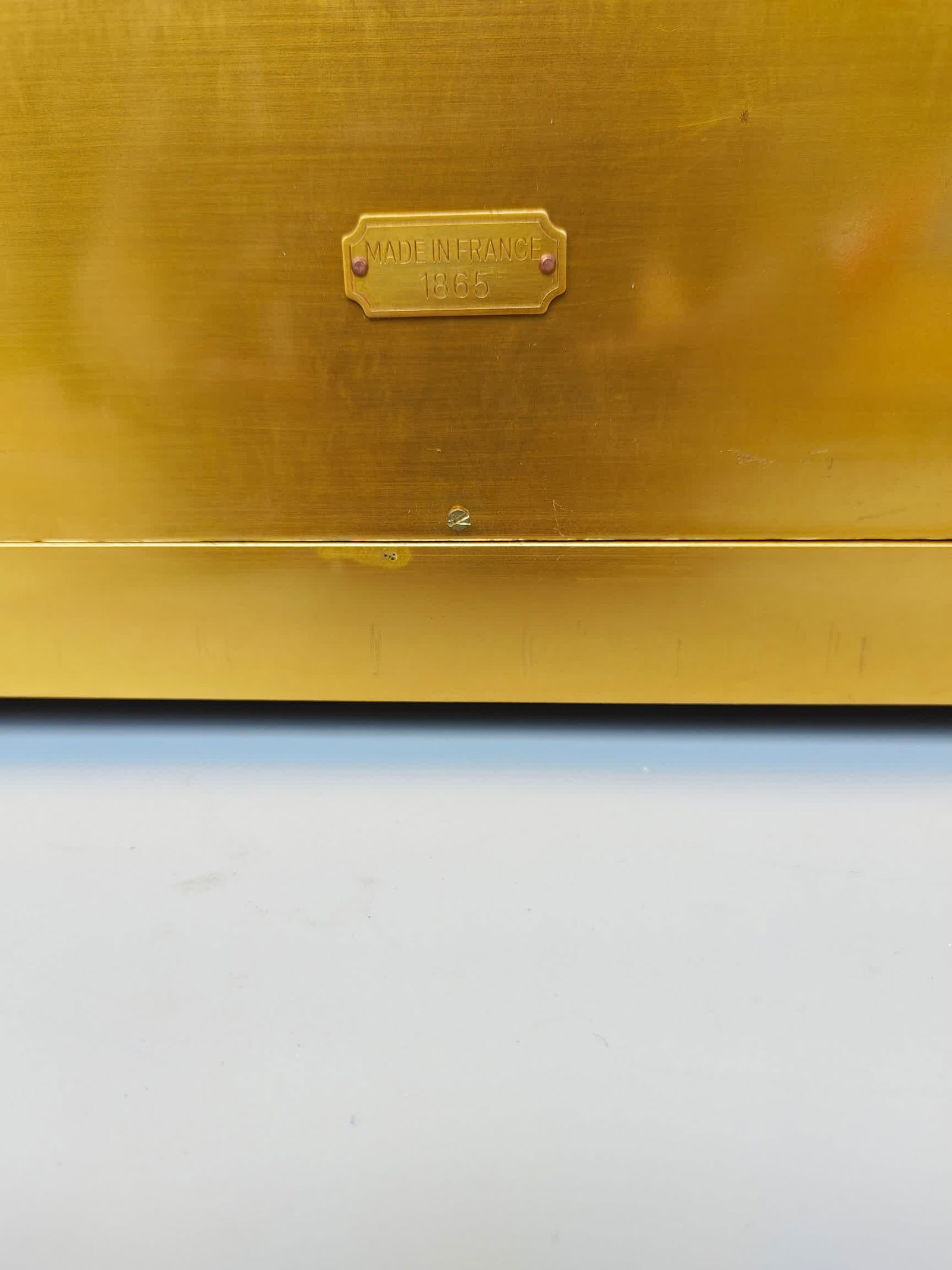 A classical European mechanical table clock - 9