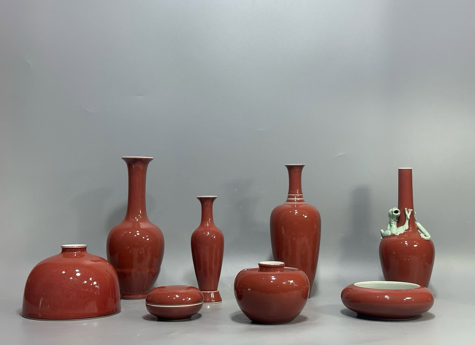 A piece of Kangxi year of the Qing Dynasty cowpea red glaze eight large sizes (1 of 11)