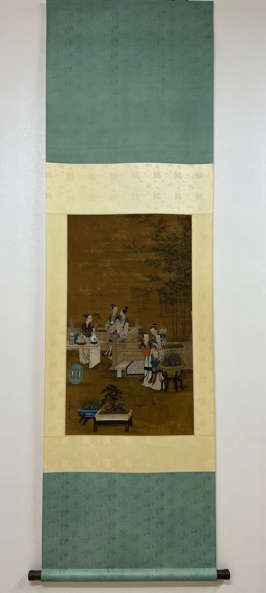 A work by Ding Guanpeng: Ding Guanpeng's work SIZE: 49x85cm (Old Silk) (The Dimensions Of All Batches Are Manually Measured.If You Need More Detailed Information, Please Contact Our Customer Service Before Bidding.)