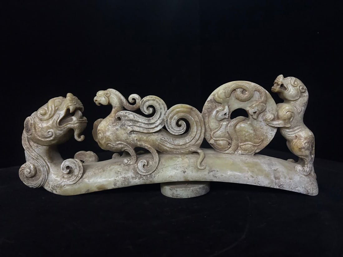A Han Dynasty jade battle Han Four God Dragon Hook (1 of 10)