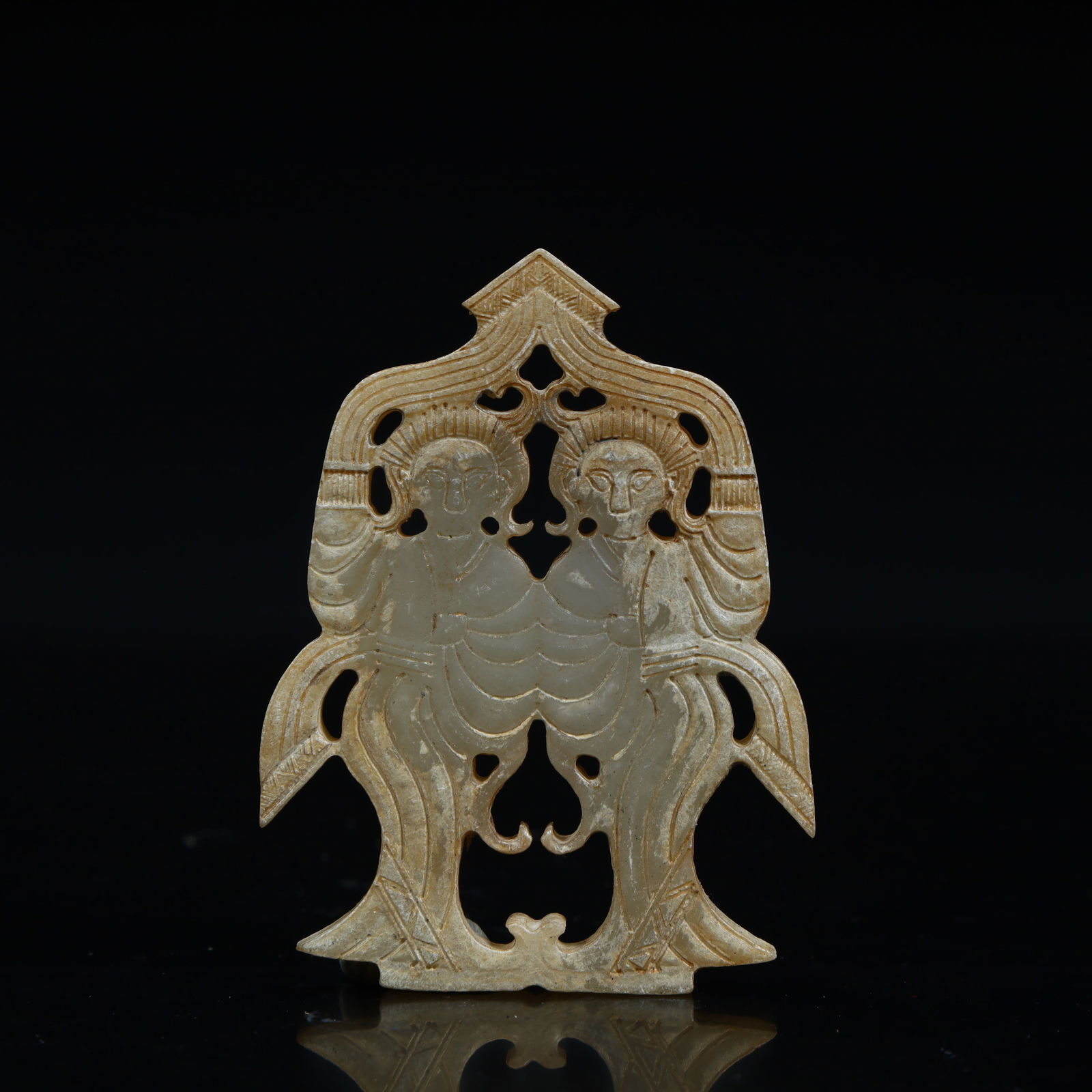 A piece of ancient jade double human figure hollow jade ornament (1 of 7)