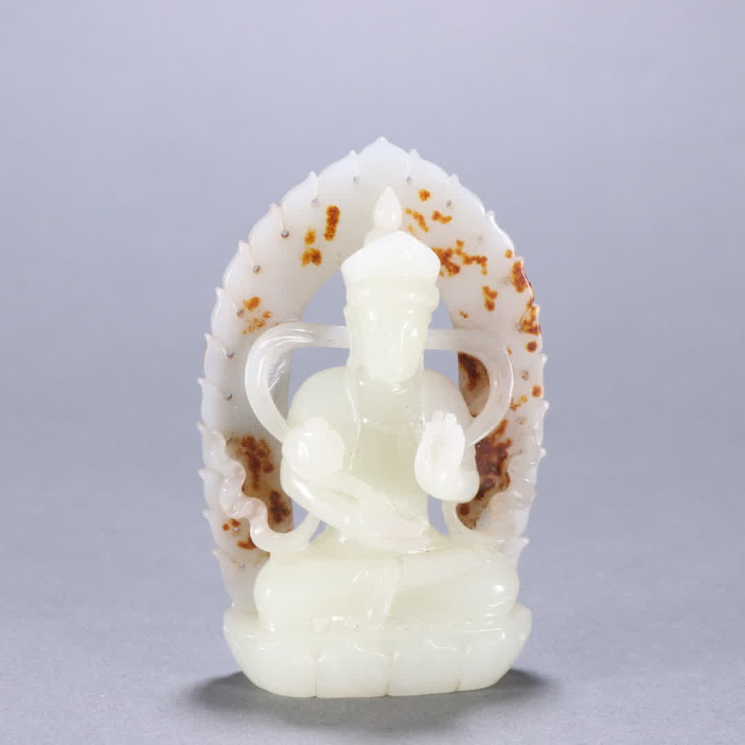 A Qing Dynasty Hetian jade Guanyin statue (1 of 9)