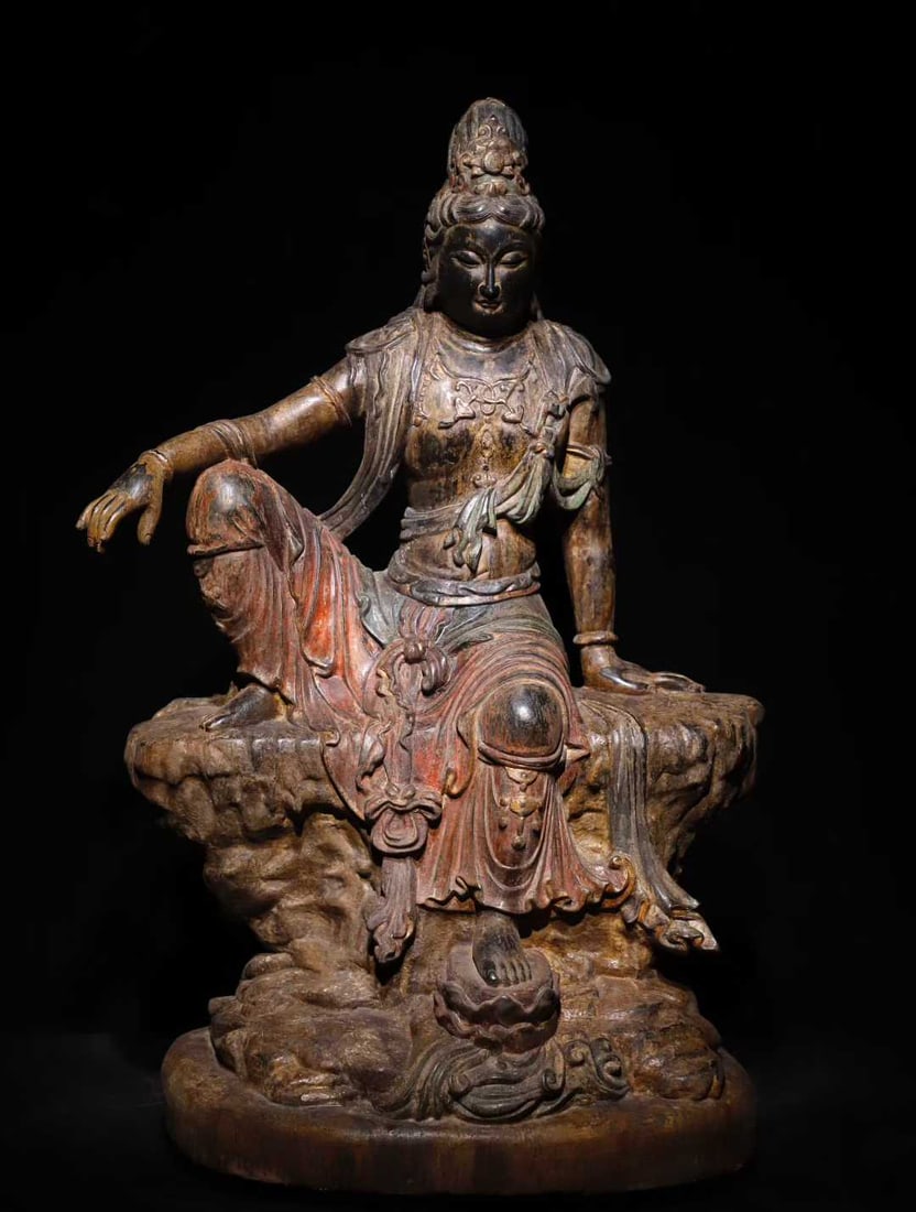A piece of Song Dynasty bluestone painted water moon Guanyin: Song Dynasty bluestone painted water moon Guanyin SIZE: H:92cm W:60cm thickness 45cm (The Dimensions Of All Batches Are Manually Measured.If You Need More Detailed Information, Please Contact Our Cust