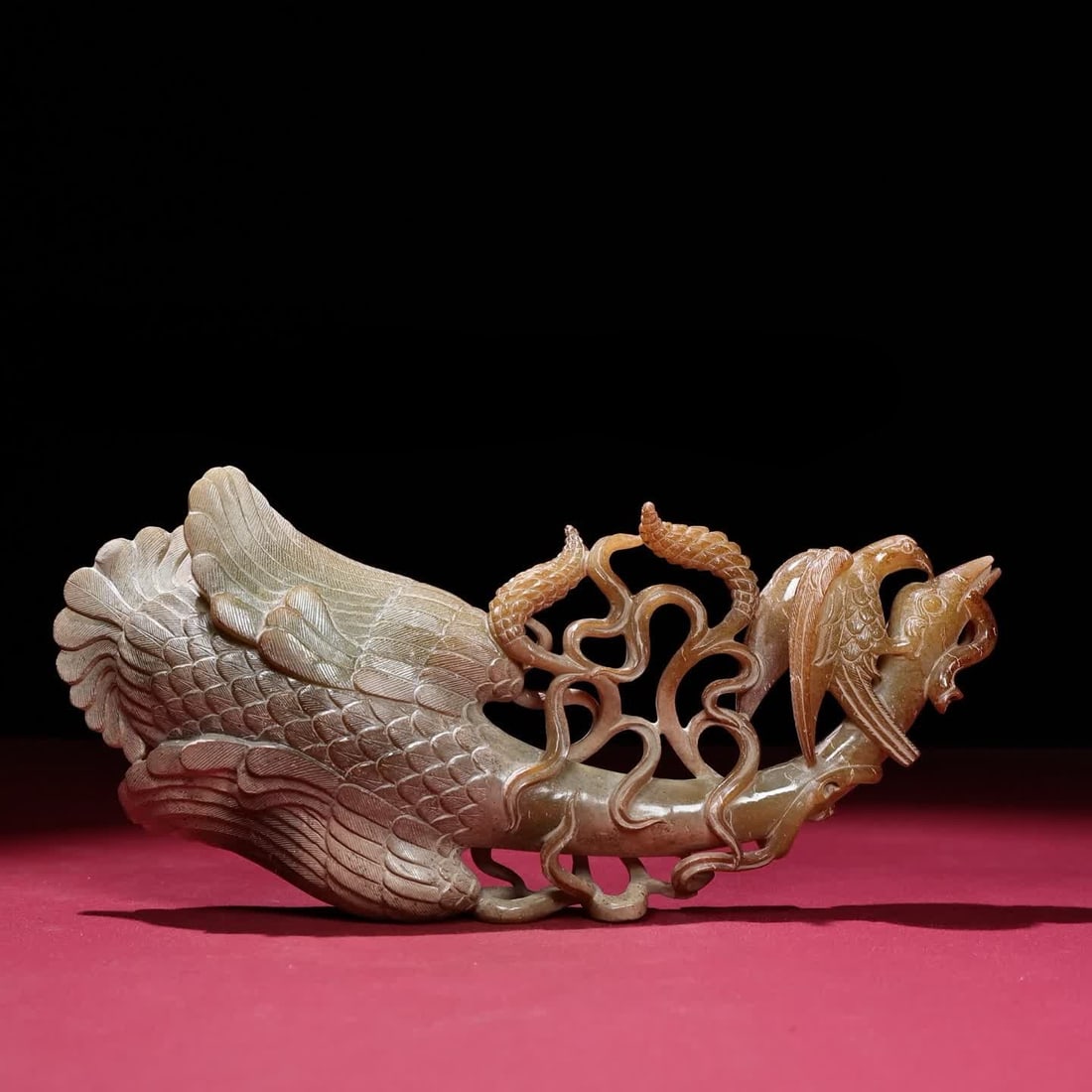 A Han Dynasty jade sea Dongqing goose ornament: Han Dynasty jade sea Dongqing goose ornament SIZE: 230x116x38mm W:610g (The Dimensions Of All Batches Are Manually Measured.If You Need More Detailed Information, Please Contact Our Customer Service B