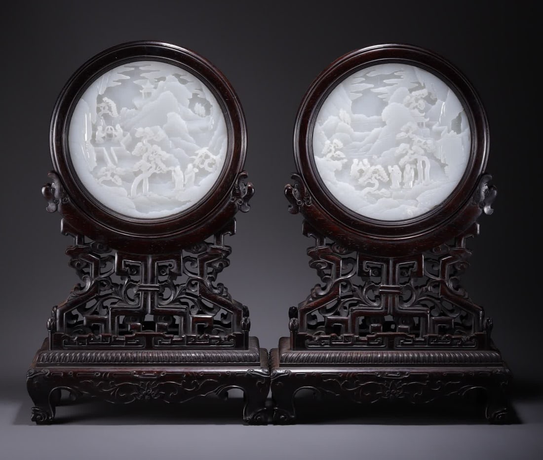 A pair of Qing Dynasty Hetian jade landscape map character pictures and poetry interstitial screens (1 of 9)