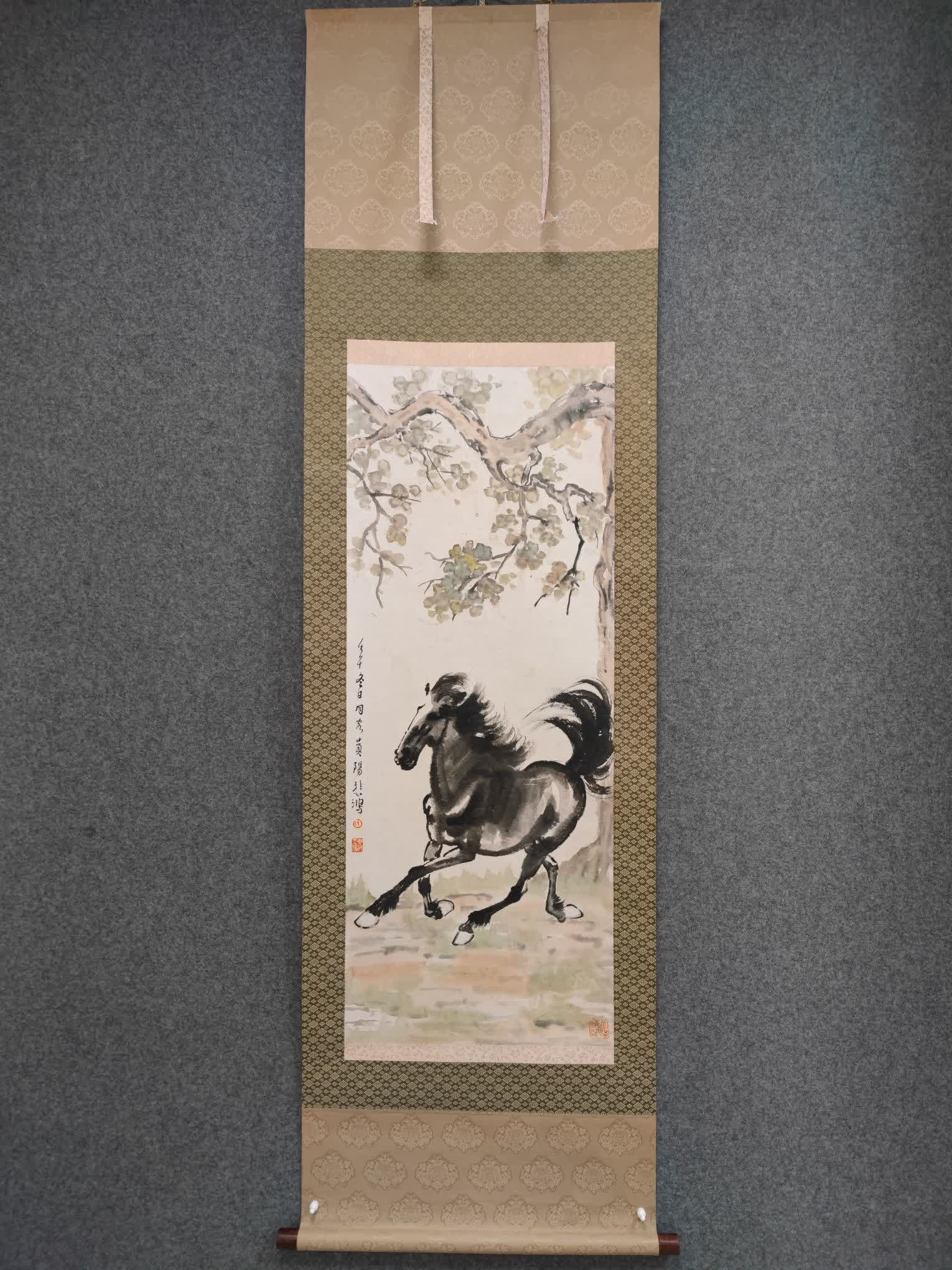 A picture of Xu Beihong's galloping horse (1 of 9)