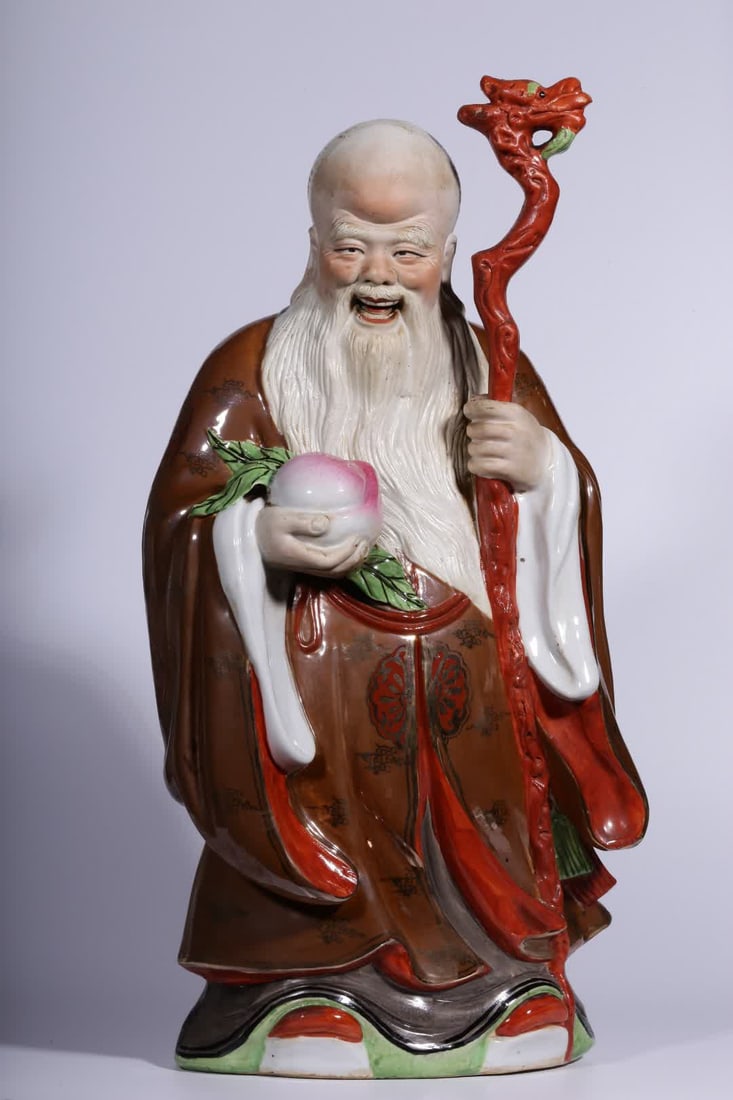 A late Qing Dynasty pastel statue of the birthday star: Late Qing Dynasty Pastel Birthday Star Statue This pastel birthday star is accurate in shape, delicately carved, kind and kind, with a protruding top of his head, a round face, kind eyebrows and good