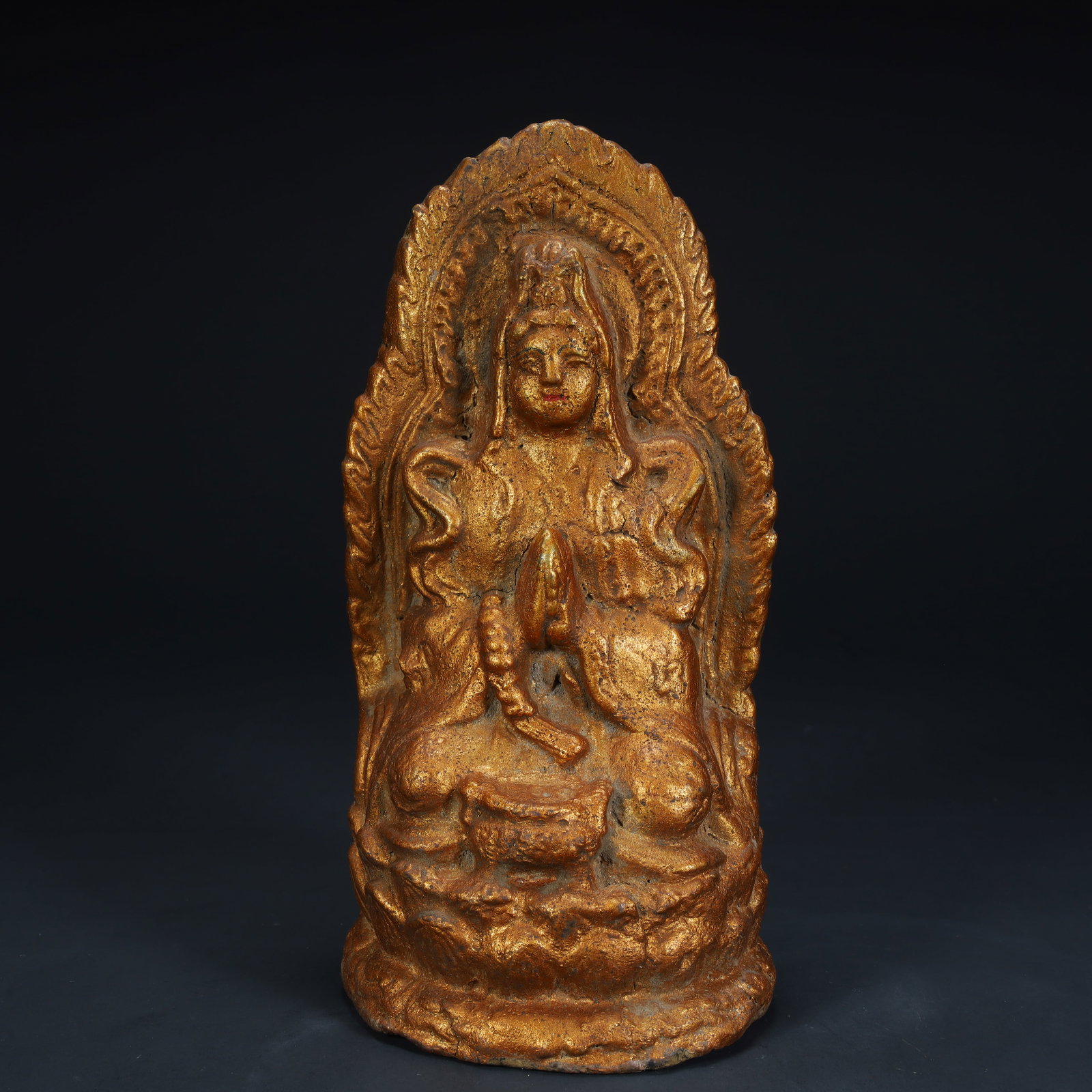 A piece of Gayabra clay sculpture gilt to the Bodhisattva statue: Gayabra clay sculpture gilded to the statue of the Bodhisattva SIZE: H:19cm L:9.5cm W:7cm W:343g (The Dimensions Of All Batches Are Manually Measured.If You Need More Detailed Information, Please Cont