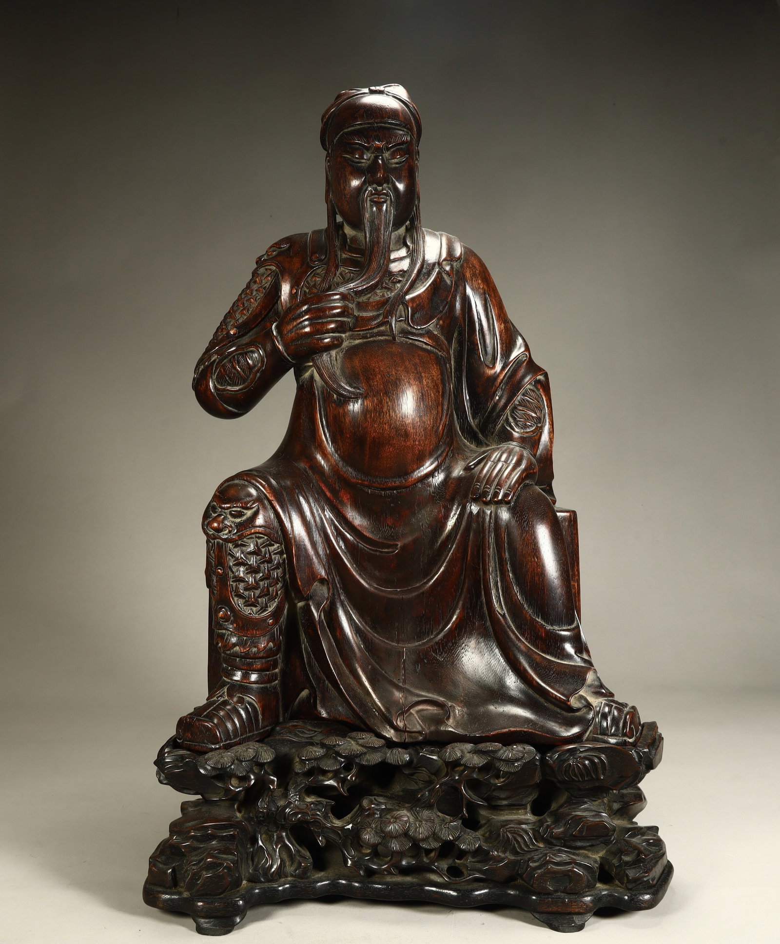 A seated statue of Guan Gong, the mother of agarwood in the Qing Dynasty: Qing Dynasty agarwood mother Guan Gong seated statue SIZE: H:50cm L:29cm W:19cm W:4.4kg (The Dimensions Of All Batches Are Manually Measured.If You Need More Detailed Information, Please Contact Our C