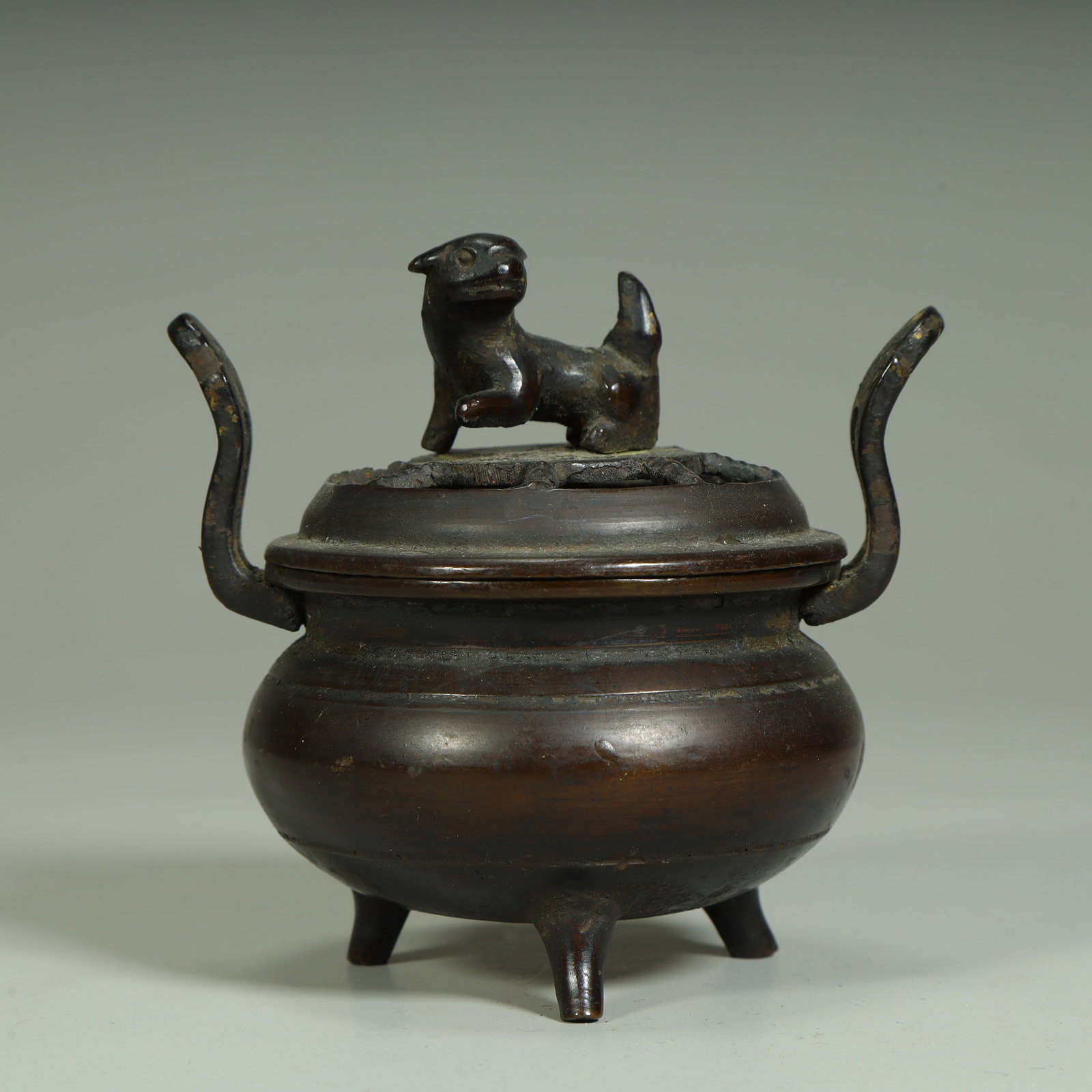 A copper beast button amphora three-legged smoker (1 of 9)