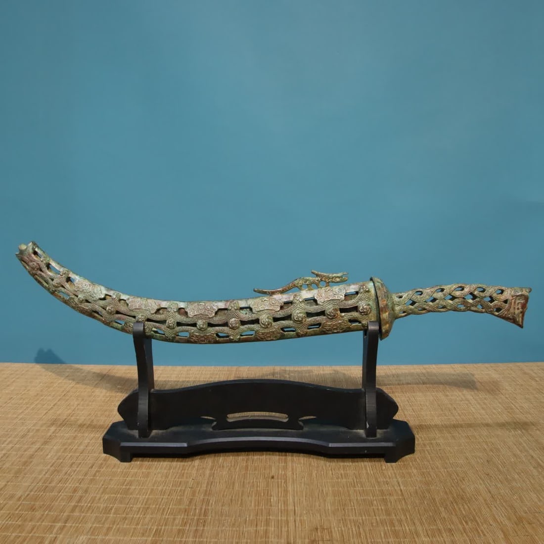 A Han Dynasty bronze - hollow sheath knife (1 of 9)