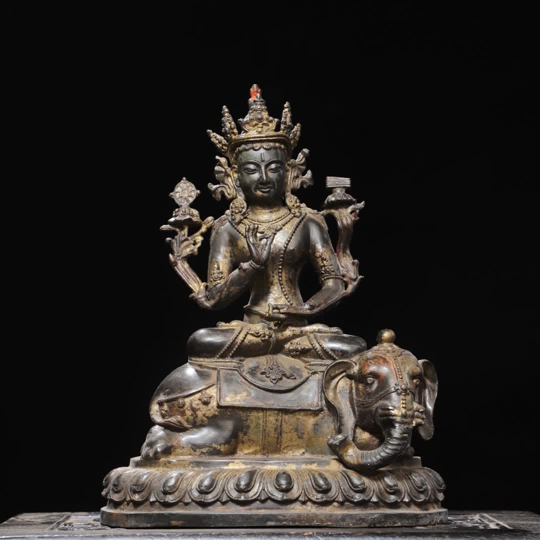 A statue of the Bodhisattva in bronze rubbing: Statue of Puxian Bodhisattva in bronze rubbing SIZE: H:33cm W:26cm T:17cm W:4.1kg (The Dimensions Of All Batches Are Manually Measured.If You Need More Detailed Information, Please Contact Our Custome