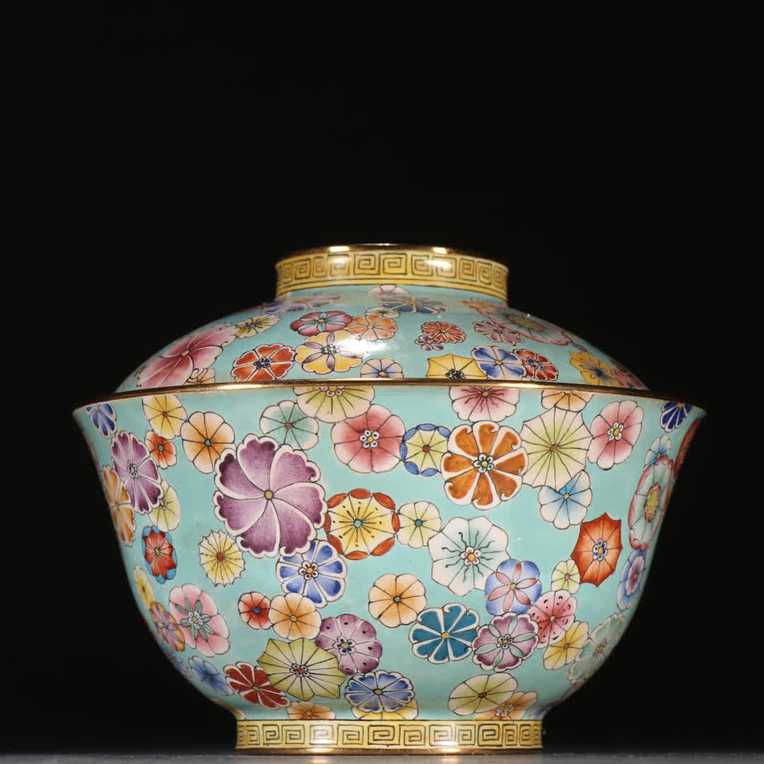 A pair of Qing Dynasty copper tire painting enamel flower pattern cover bowls: Qing Dynasty copper tire painting enamel flower pattern cover bowl SIZE: H:8.8cm W:10.8cm Single W:331.8g (The Dimensions Of All Batches Are Manually Measured.If You Need More Detailed Information, Pl