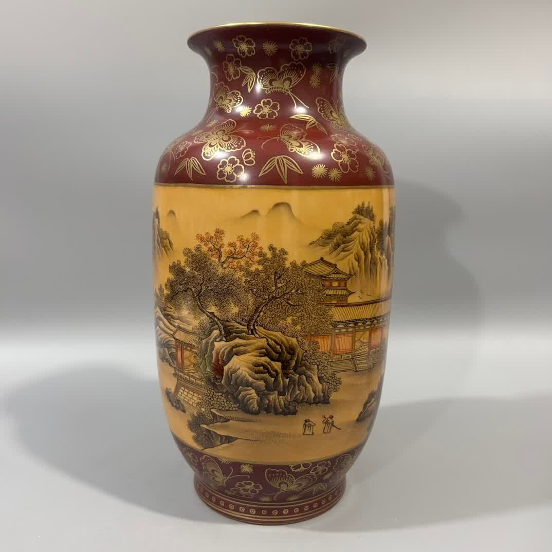 A Qing Qianlong wood grain ink color landscape picture winter melon bottle: Qing Qianlong wood grain ink landscape picture winter melon bottle SIZE: H:33cm W:13cm (The Dimensions Of All Batches Are Manually Measured.If You Need More Detailed Information, Please Contact Our Cu