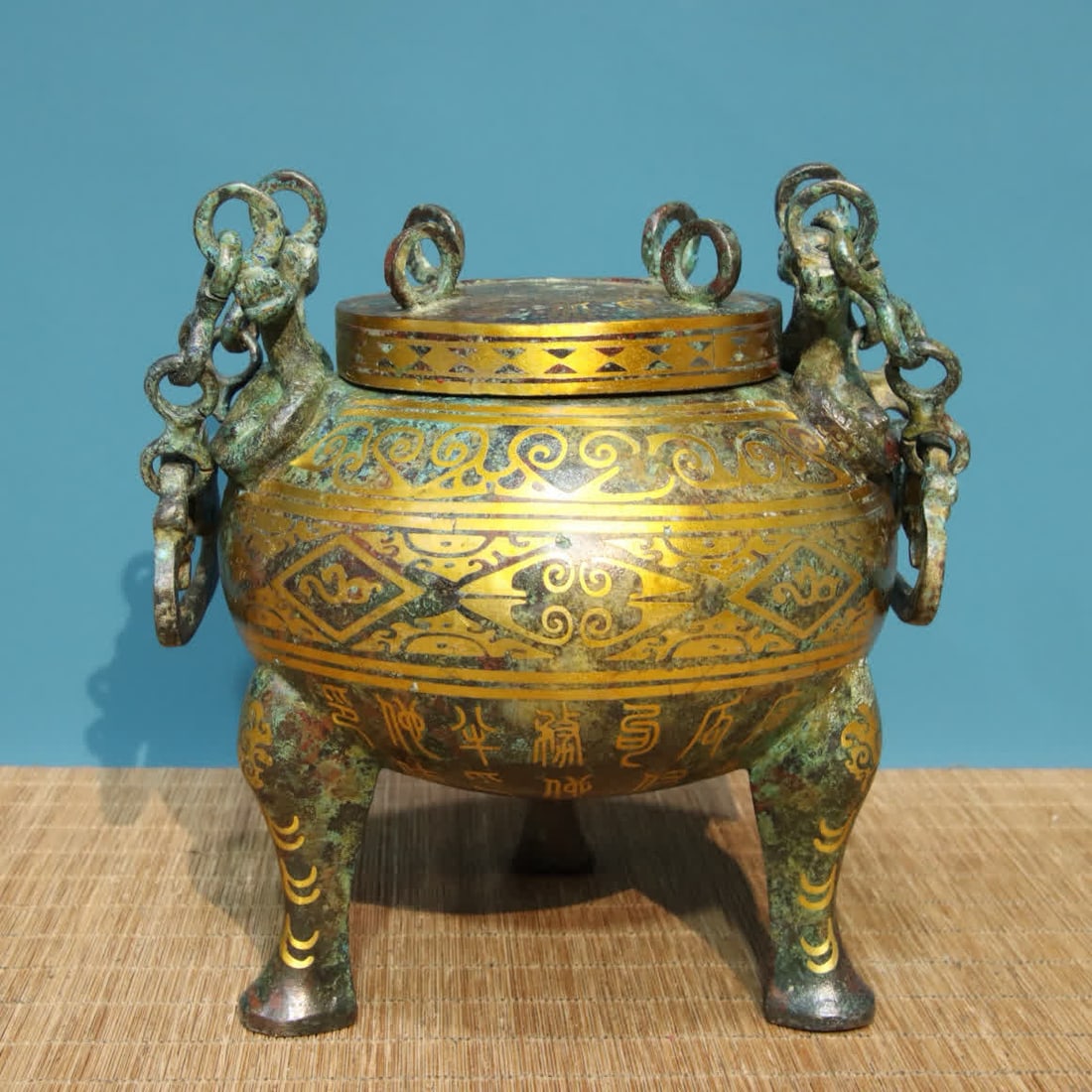 A piece of Han Dynasty bronze - Cuo Jin jar (inscription) (1 of 9)