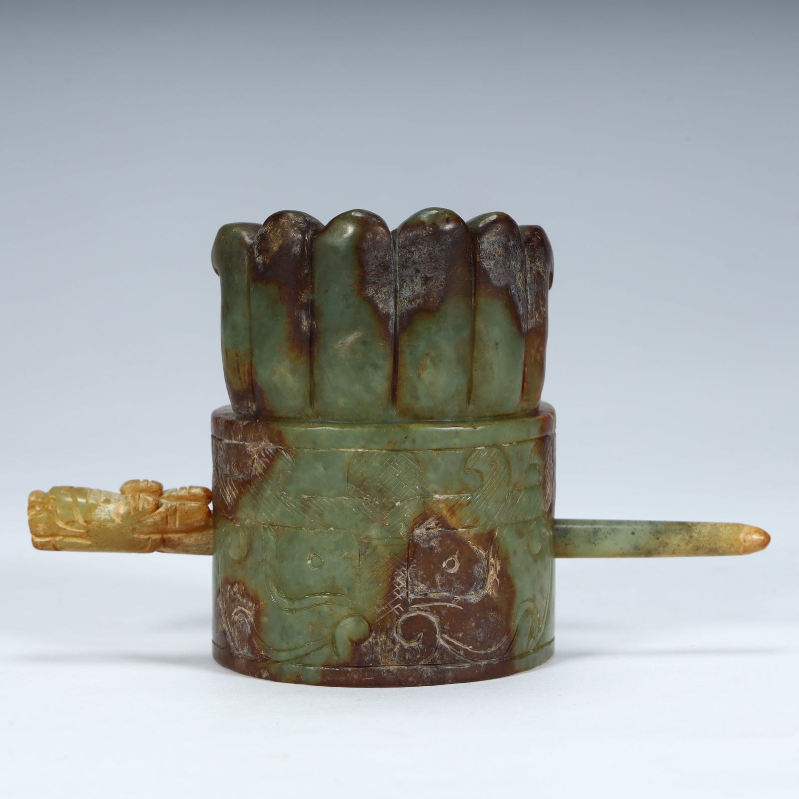 A Han Dynasty jade headband (1 of 16)