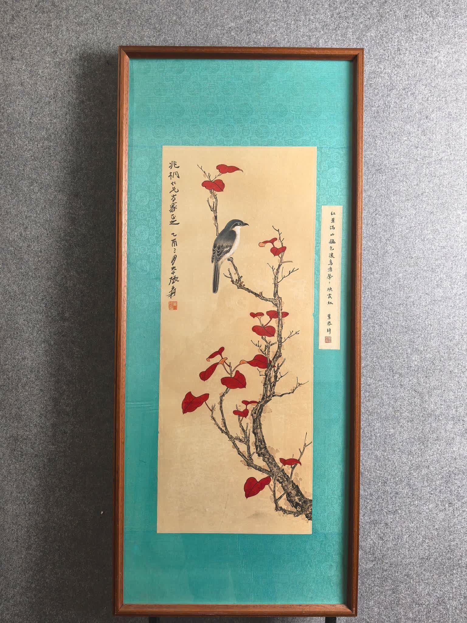 A picture of flowers and birds in non-darkness (1 of 8)