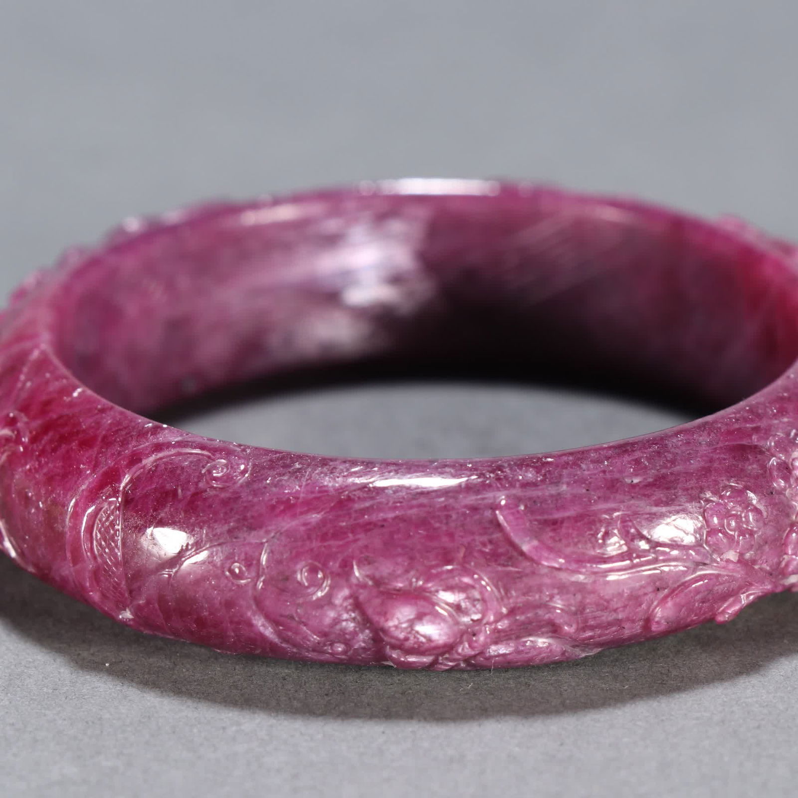 A Qing Dynasty ruby pattern bracelet - 6