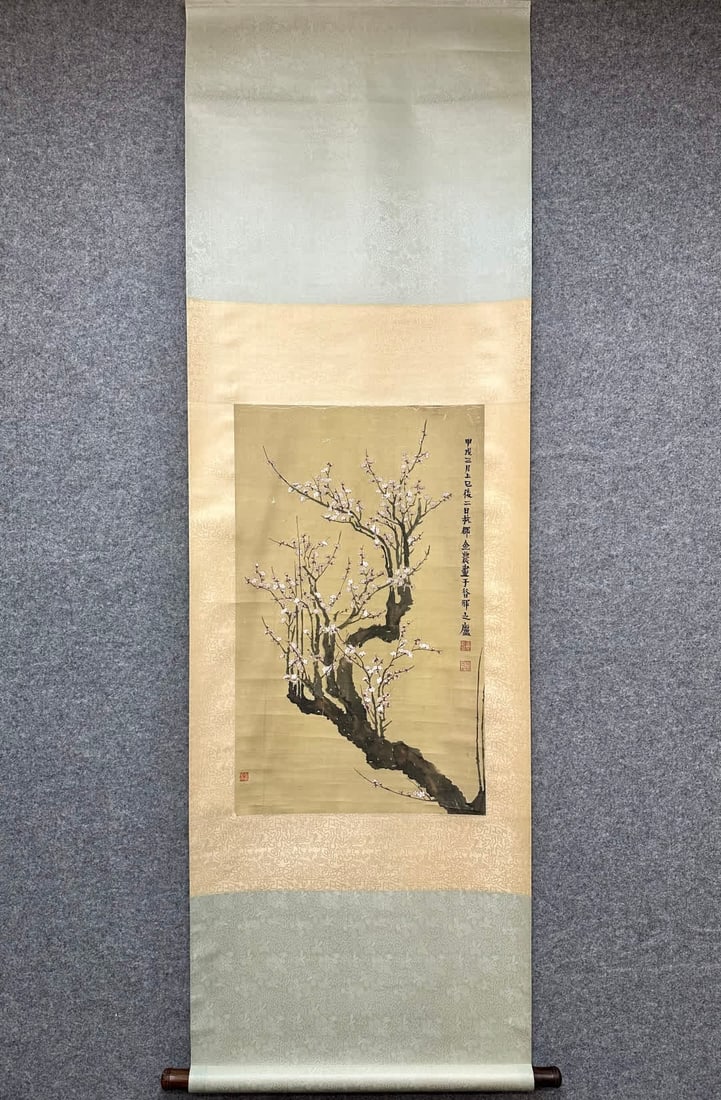 A picture of the plum blossom of the golden farmer: Jin Nong's plum blossom picture SIZE: Core 70x43cm (Silk vertical axis) (The Dimensions Of All Batches Are Manually Measured.If You Need More Detailed Information, Please Contact Our Customer Service